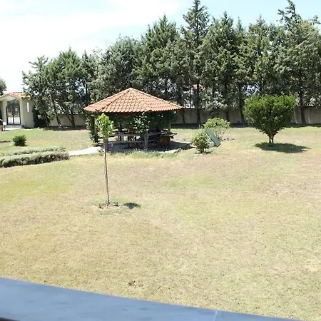 Garden House With Stunning Views *